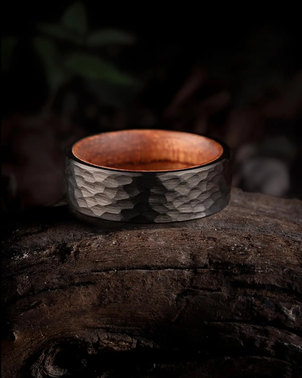 100S JEWELRY Black Hammered Finish Tungsten Rings For Men With Inner Rosewood Wedding Promise Band Size 6-16