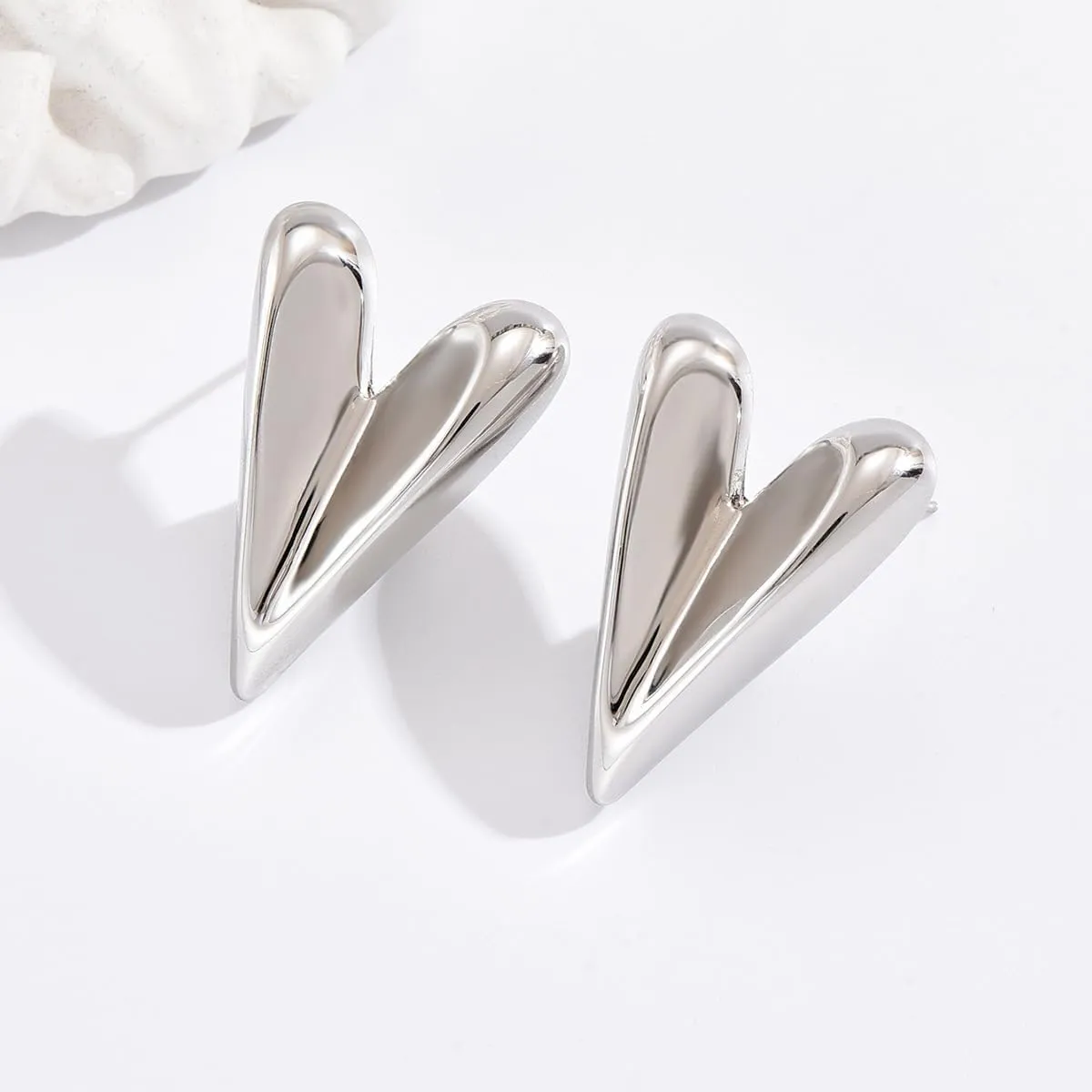18K Gold Plated Heart Earrings for Women Gold Heart Studs Puffy Heart Shaped Earring Chunky Heart Statement Earrings