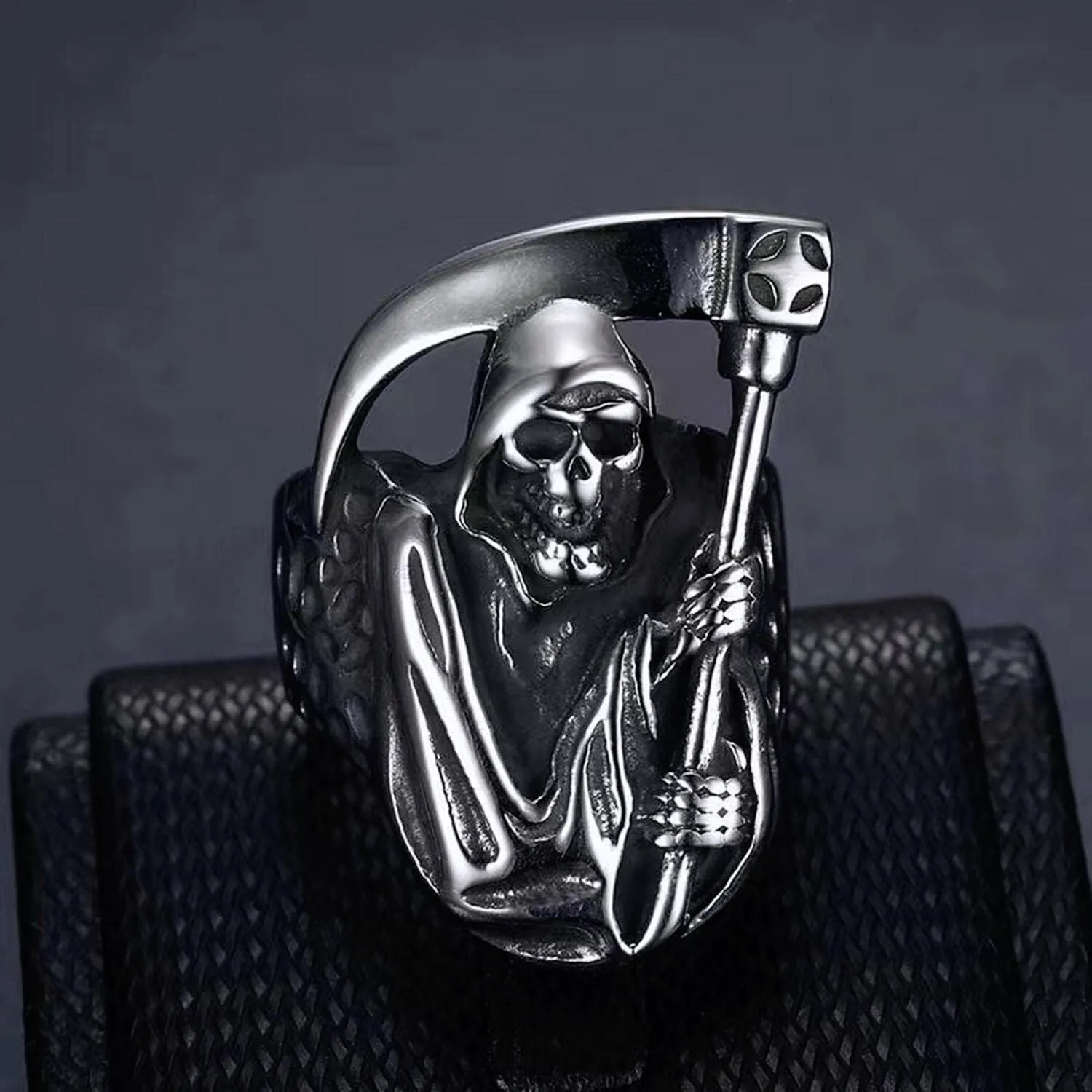 3D Death Grim Reaper Skull Rings for men Gothic Witcher Vampire Skull 316 Stainless Steel Rings Iced Out Jewelry Punk Ring Cocktail Party Ring Vintage Gothic Devil Demon Skull Style mens fashion rings