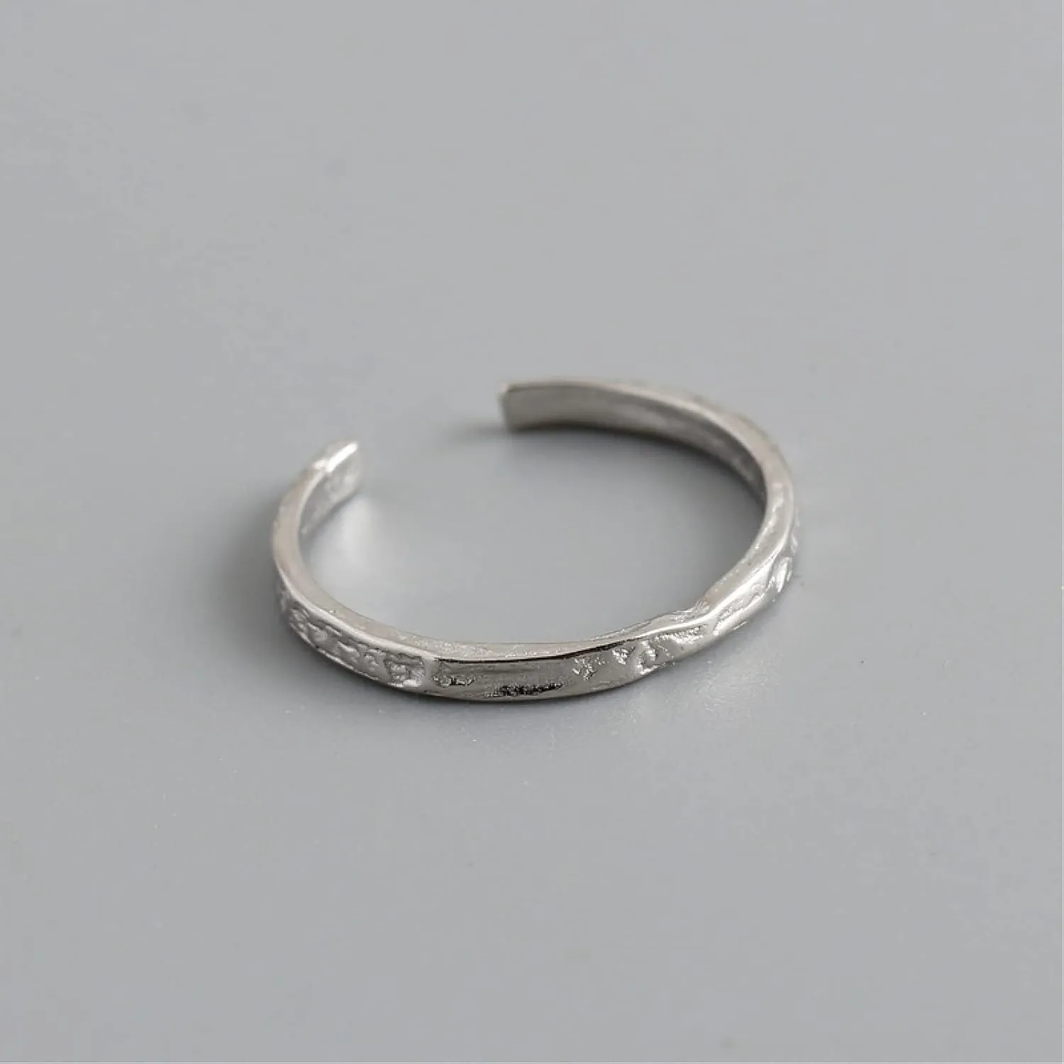 925 Sterling Silver Minimalist Hammered Textured Handmade Ring, 4.2mm Wide Ring Band   2mm Thin Knuckle Midi Stacking Ring, Adjustable Stackable Ring Size 6 to 9