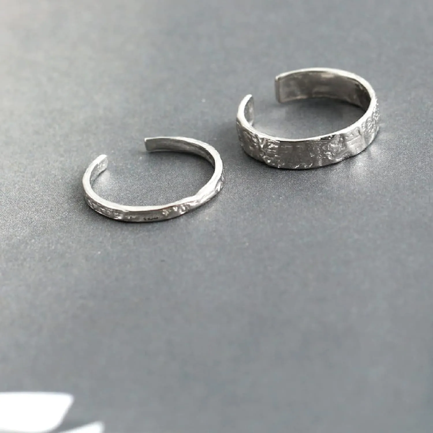 925 Sterling Silver Minimalist Hammered Textured Handmade Ring, 4.2mm Wide Ring Band   2mm Thin Knuckle Midi Stacking Ring, Adjustable Stackable Ring Size 6 to 9