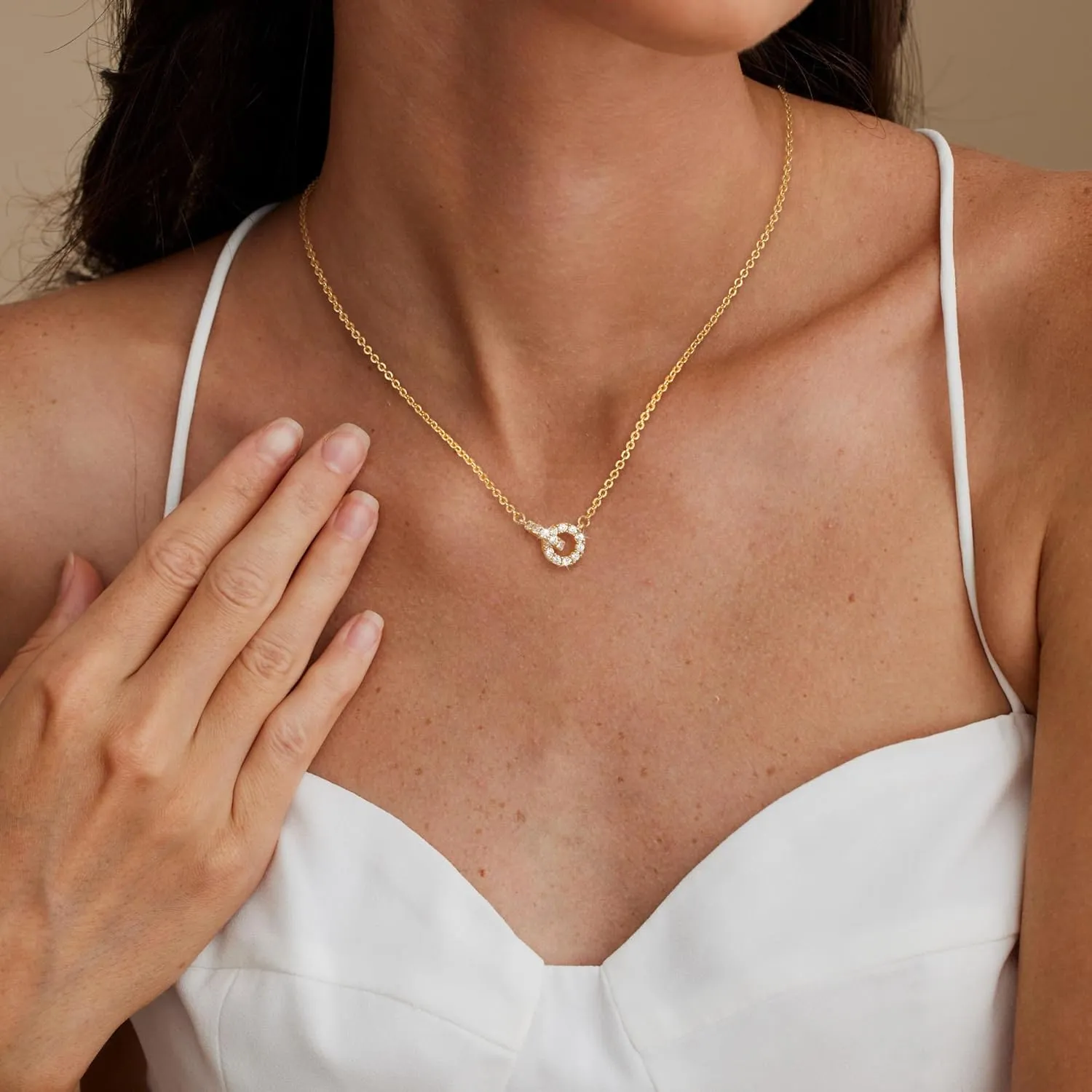 CHESKY Gold Diamond Pendant Necklace for Women, Dainty 14K Gold Plated CZ Pendant Necklace Trendy Cubic Zirconia Choker Necklaces for Women Simple Gold Everyday Jewelry Gifts