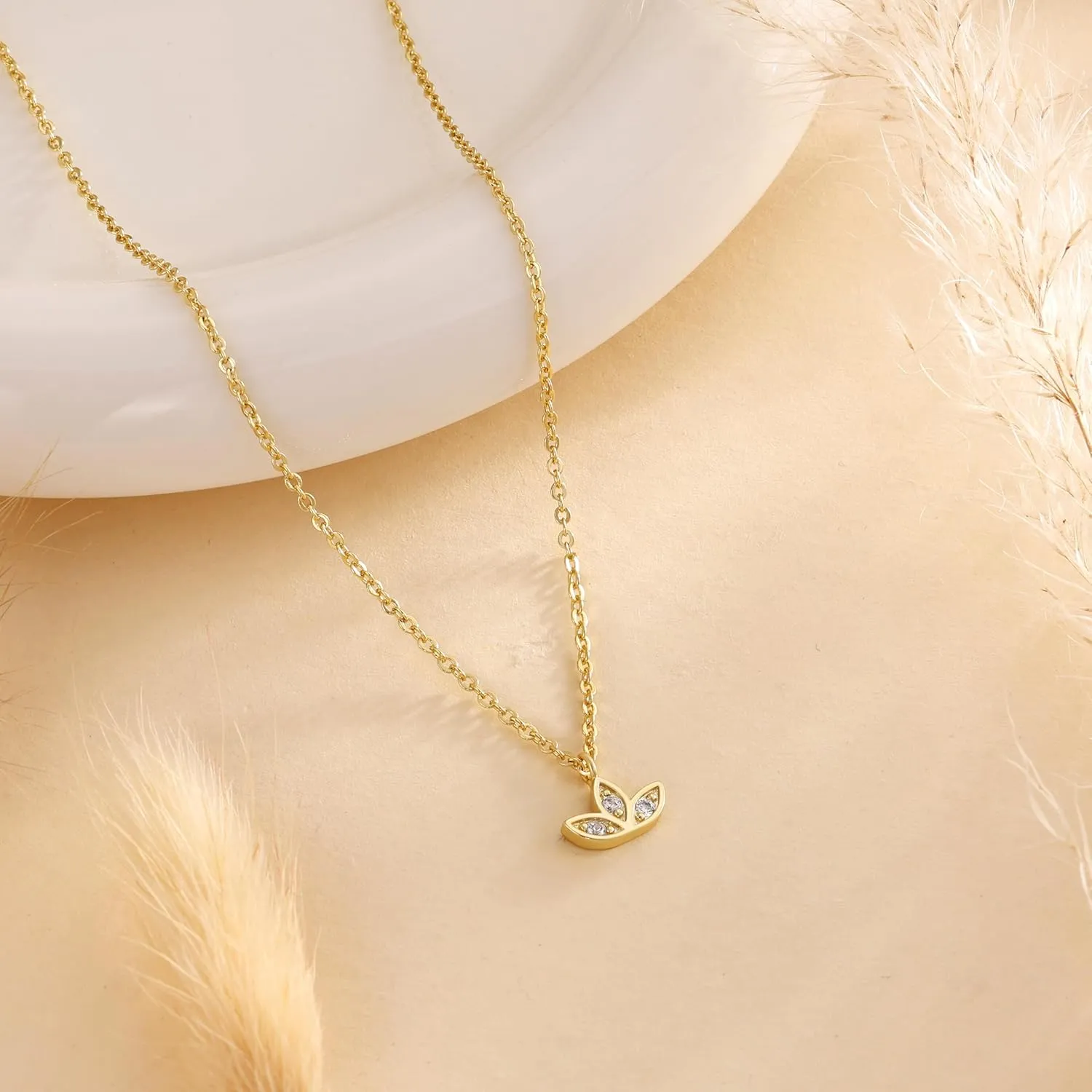 CHESKY Gold Diamond Pendant Necklace for Women, Dainty 14K Gold Plated CZ Pendant Necklace Trendy Cubic Zirconia Choker Necklaces for Women Simple Gold Everyday Jewelry Gifts