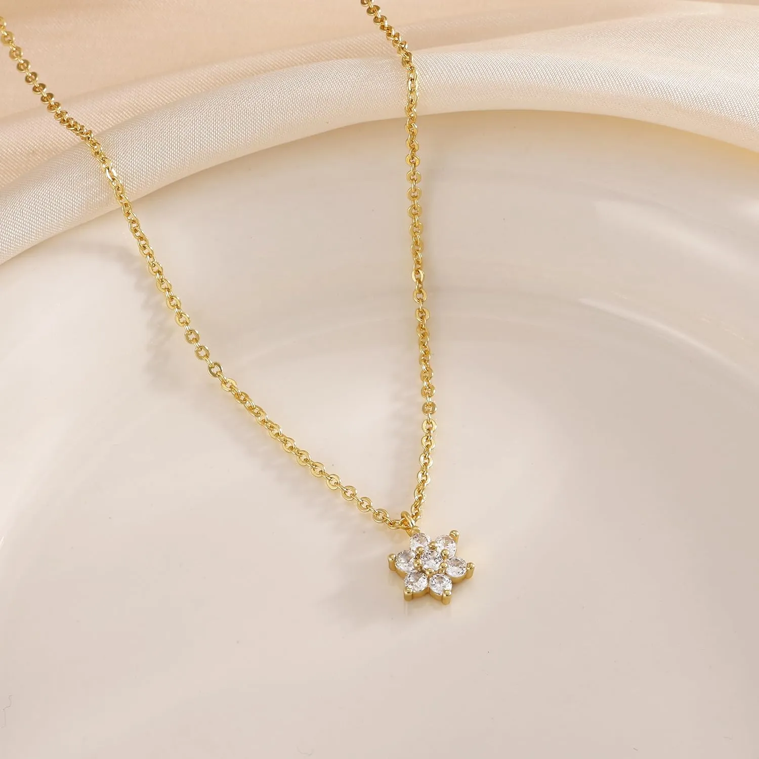 CHESKY Gold Diamond Pendant Necklace for Women, Dainty 14K Gold Plated CZ Pendant Necklace Trendy Cubic Zirconia Choker Necklaces for Women Simple Gold Everyday Jewelry Gifts