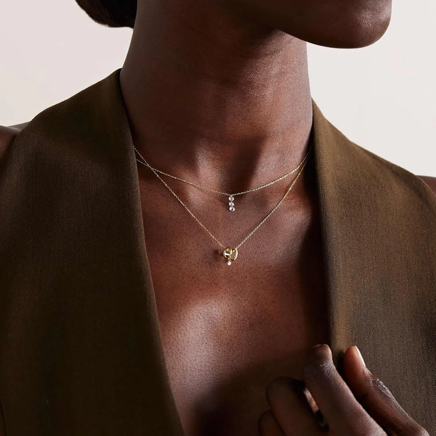 CHESKY Gold Diamond Pendant Necklace for Women, Dainty 14K Gold Plated CZ Pendant Necklace Trendy Cubic Zirconia Choker Necklaces for Women Simple Gold Everyday Jewelry Gifts