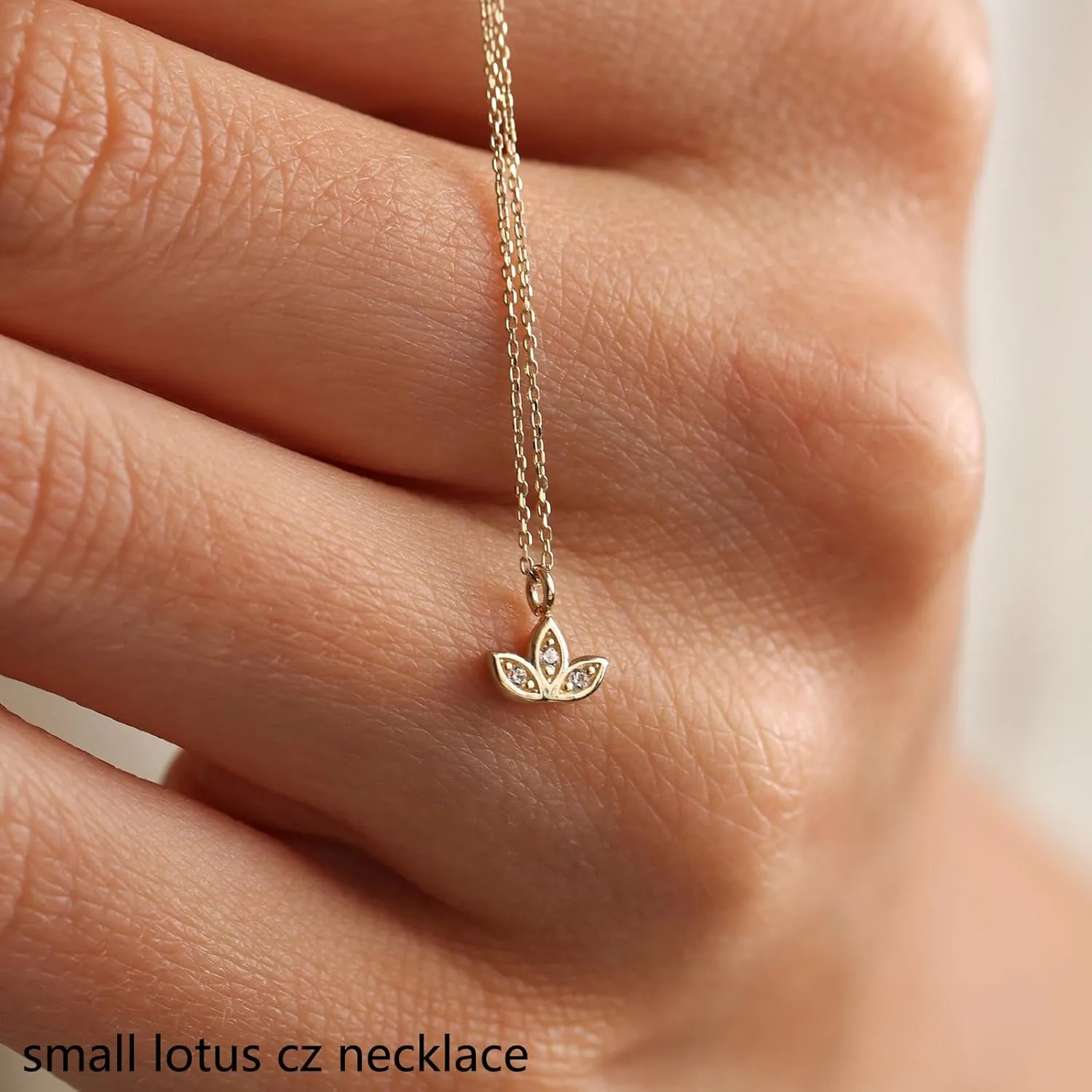 CHESKY Gold Diamond Pendant Necklace for Women, Dainty 14K Gold Plated CZ Pendant Necklace Trendy Cubic Zirconia Choker Necklaces for Women Simple Gold Everyday Jewelry Gifts