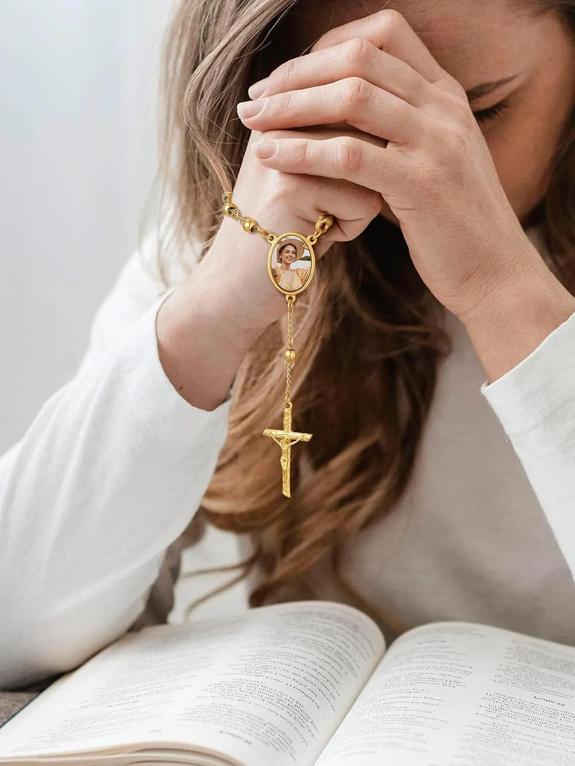 Custom4U Personalized Rosary Bracelets for Women Men Custom Rosary with Picture Crucifix Cross Charm Beaded Bracelets Photo Rosaries Stainless Steel/Wooden Prayer Gifts (with Gift Box)