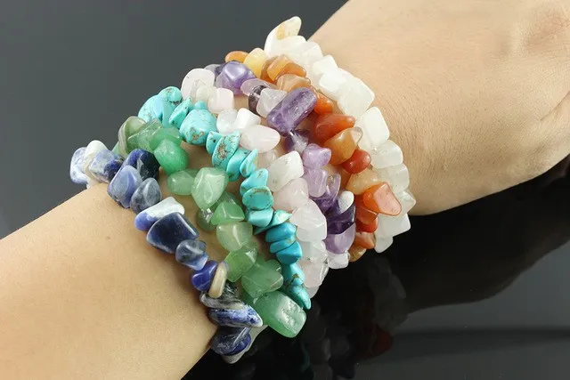 Elegant Chipstone Bracelet with Black Agate - Polished Natural Gemstone Chips on Elastic Thread