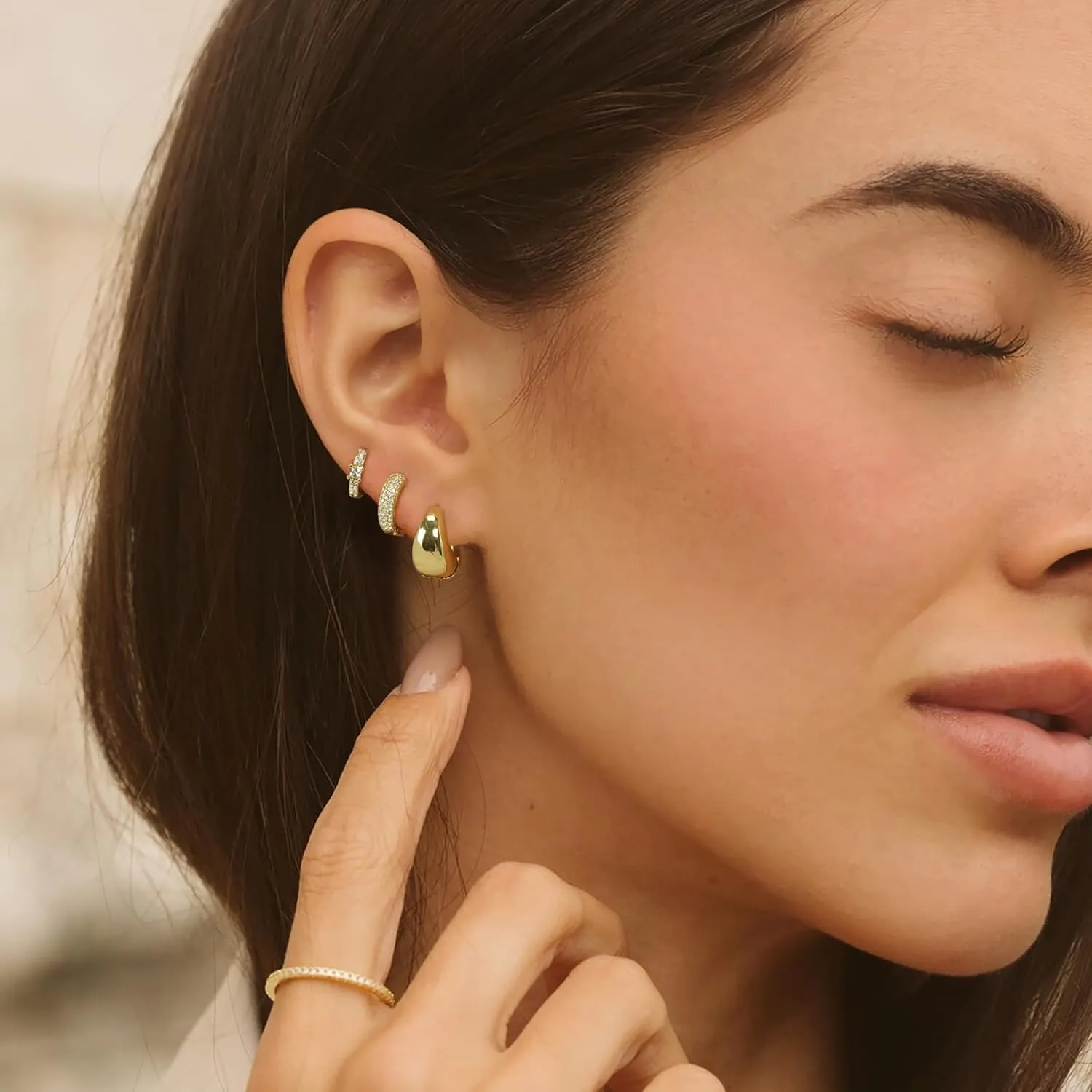 Hoop Earrings Set for Women,14K Gold/Silver Plated Huggie Earrings Trendy Chunky Gold Earrings Lightweight Small Gold Hoop Earrings CZ Stackable Earrings Jewelry