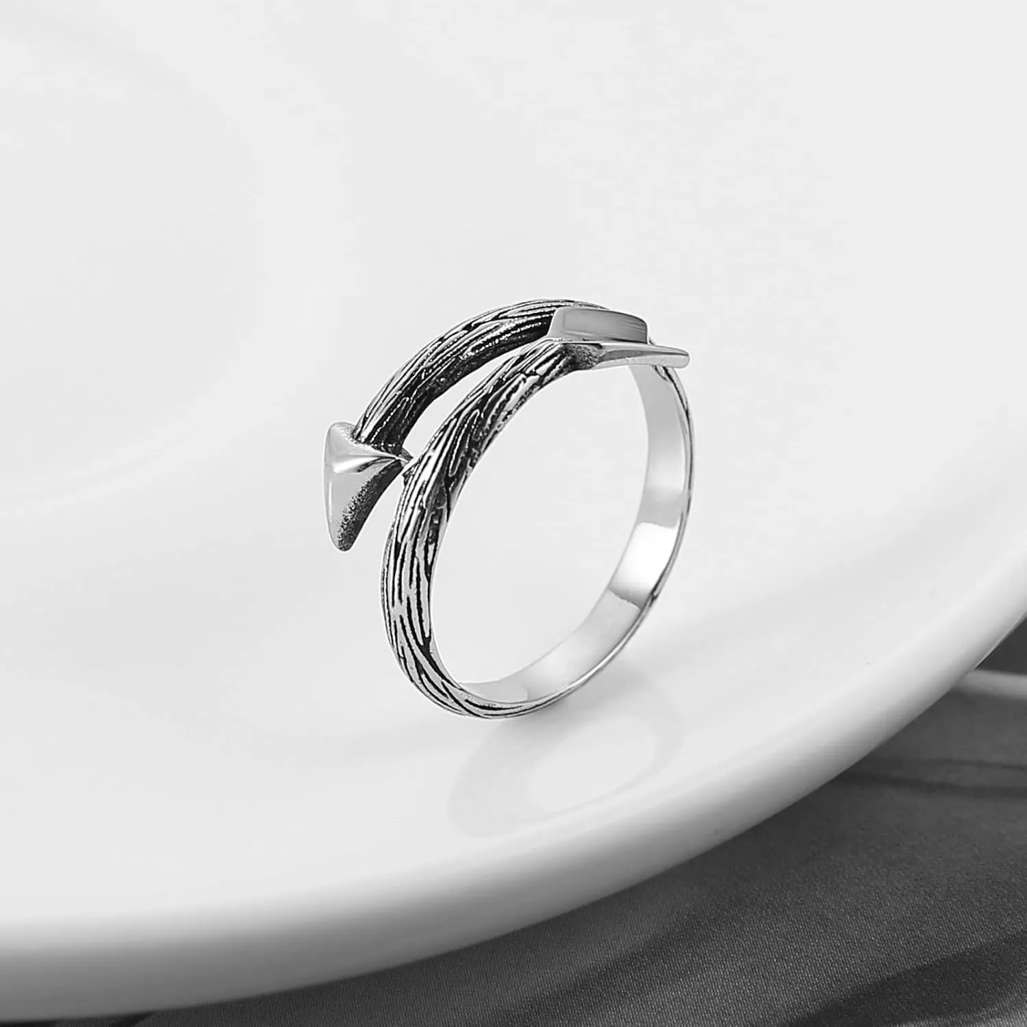 HZMAN Arrow Ring for Men Women Stainless Steel Retro Gothic Ring Jewelry Gift