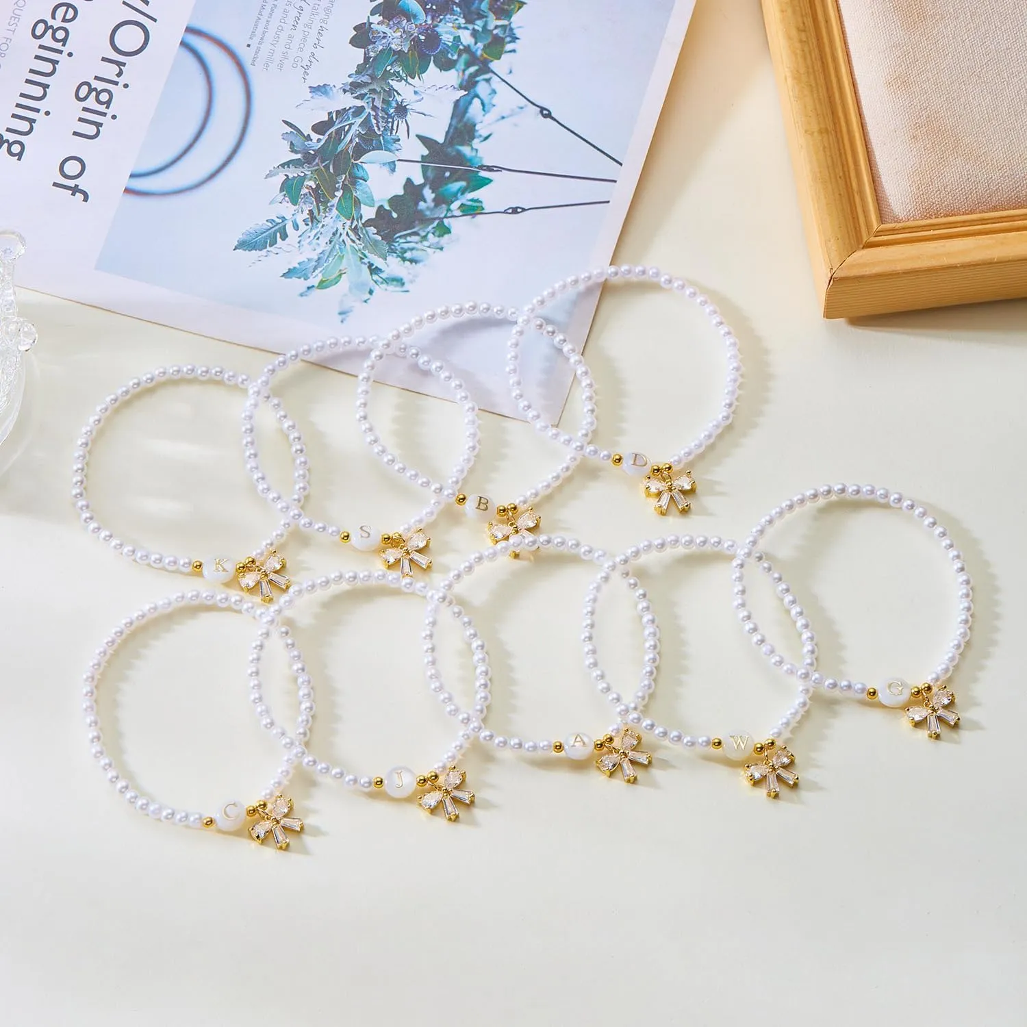 Initial Bracelets A-Z 26 Letters Pearl Bracelet with Bow Charms for Women Rhinestone Bow Bracelets Adjustable Jewelry for Mom Daughter Birthday Gift