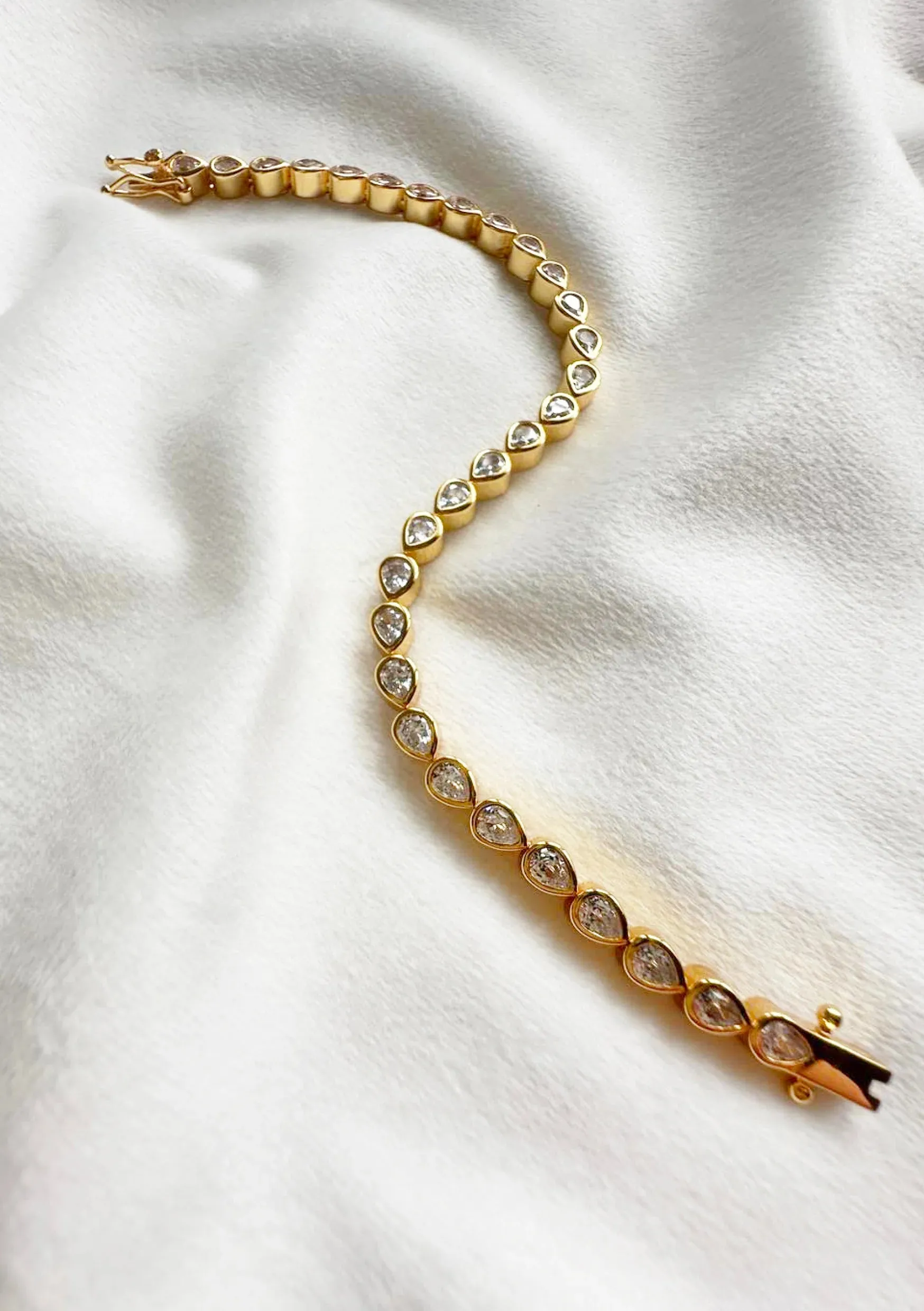 Lola Knight - Nova Bezel Set Crystal Bracelet - 18K Gold