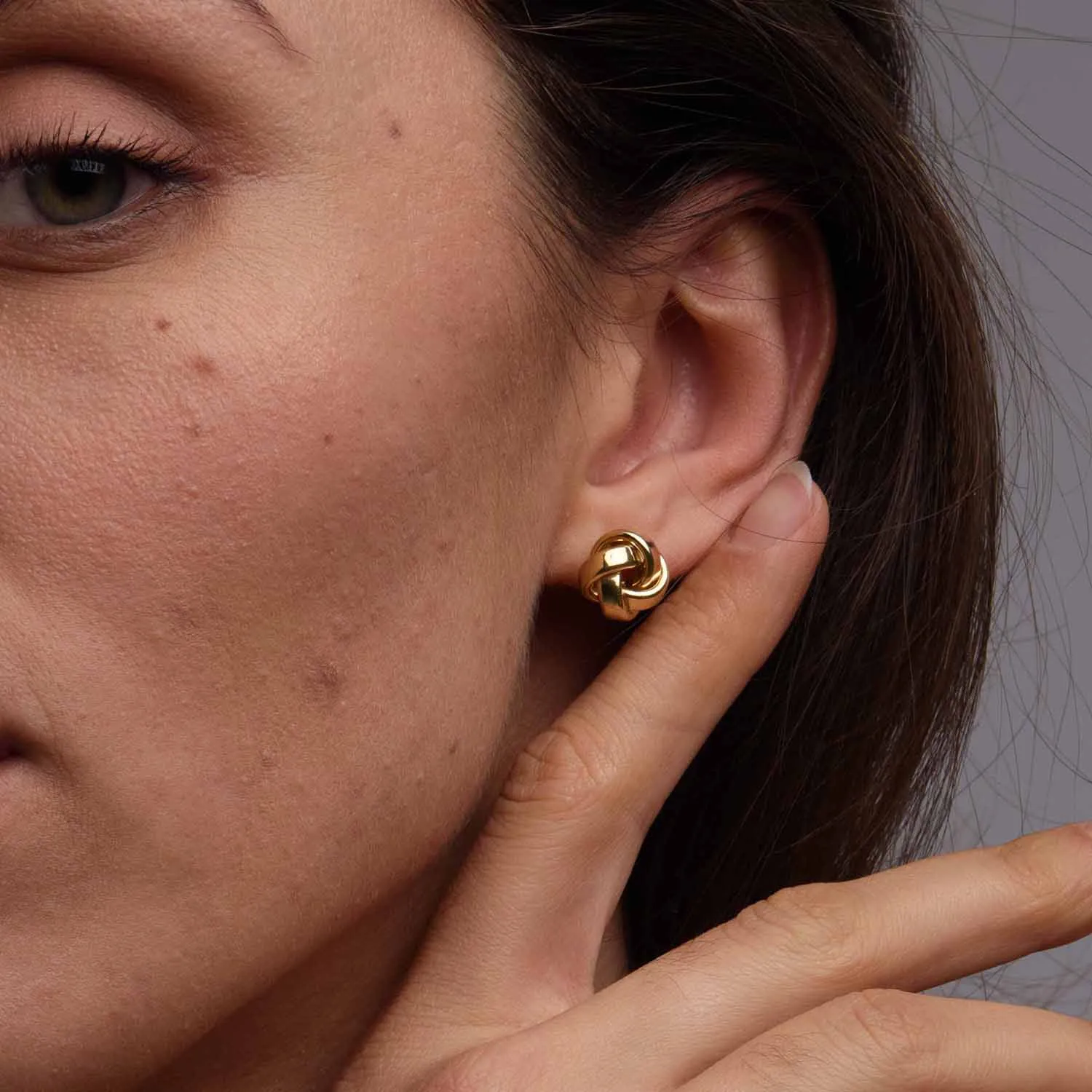 Love Knot Gold Stud Earrings in 9K Gold