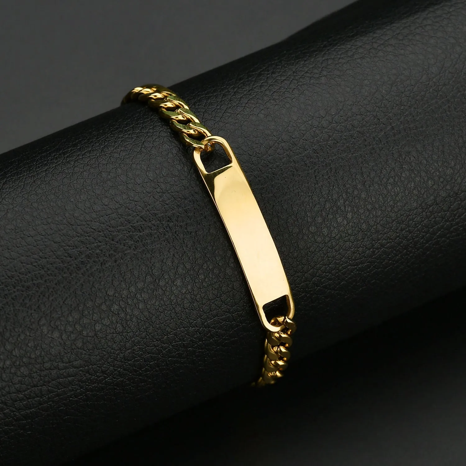 Men's Personalized Bracelet With Letter