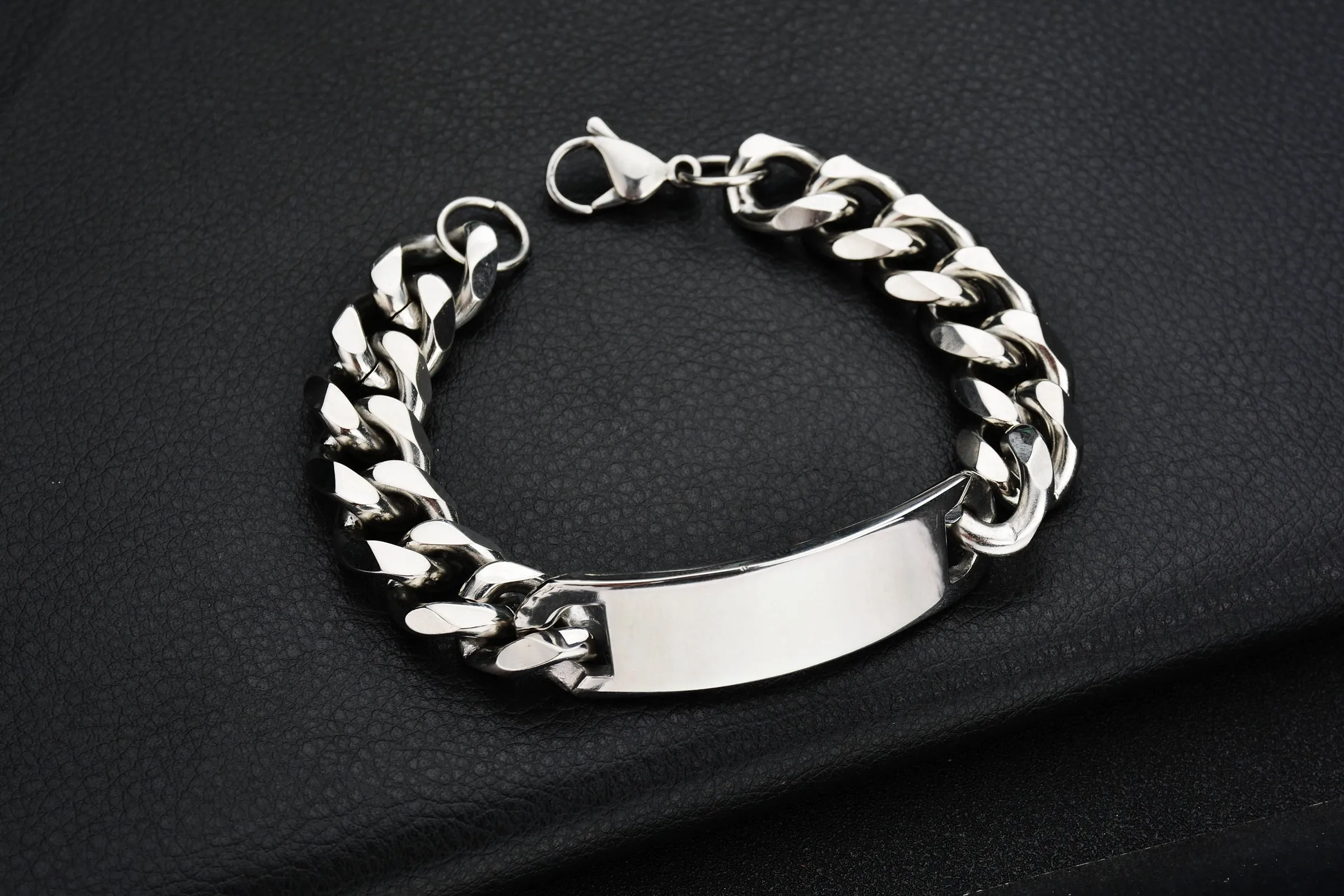 Men's Personalized Bracelet With Letter