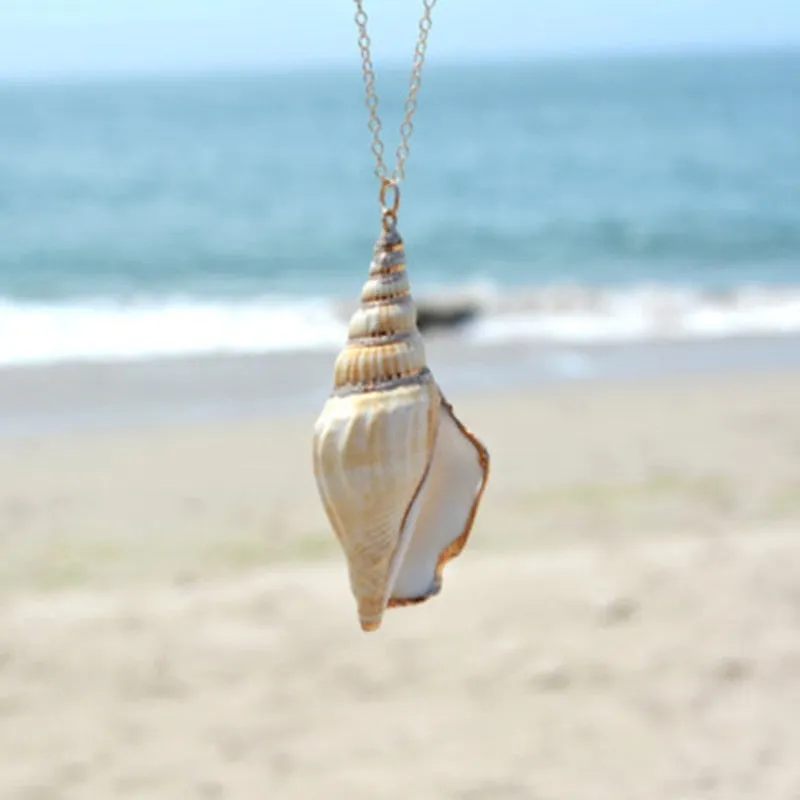 Puka Shell Necklace Natural Cowrie Shell Pendant Necklace Handmade Conch Seashell Charm Beach Jewelry for Women Gift Boho