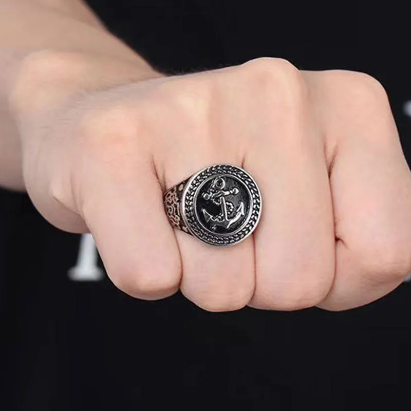 ROUND ANCHOR SIGNET RING