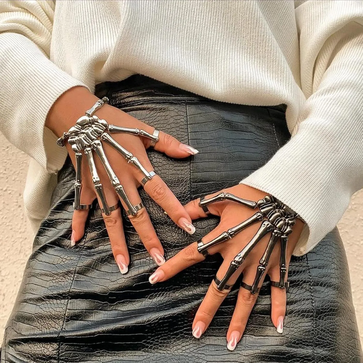 Skeleton Hand Bracelet Halloween Jewelry Decoration Skull Skeleton Hands with Snake Full Finger Rings for Women Men Punk Goth Bracelets Rings Jewelry Halloween Cosplay