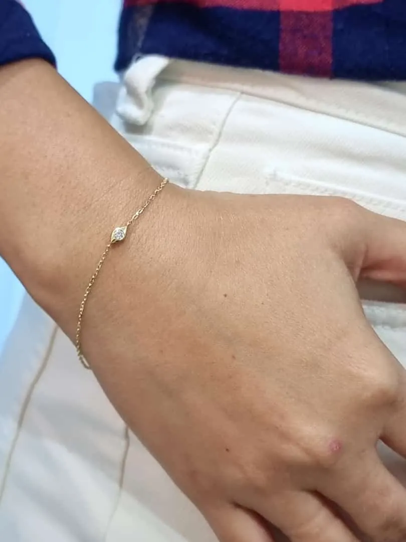 Solitaire Diamond Chain Bracelet In 18k Yellow Gold.