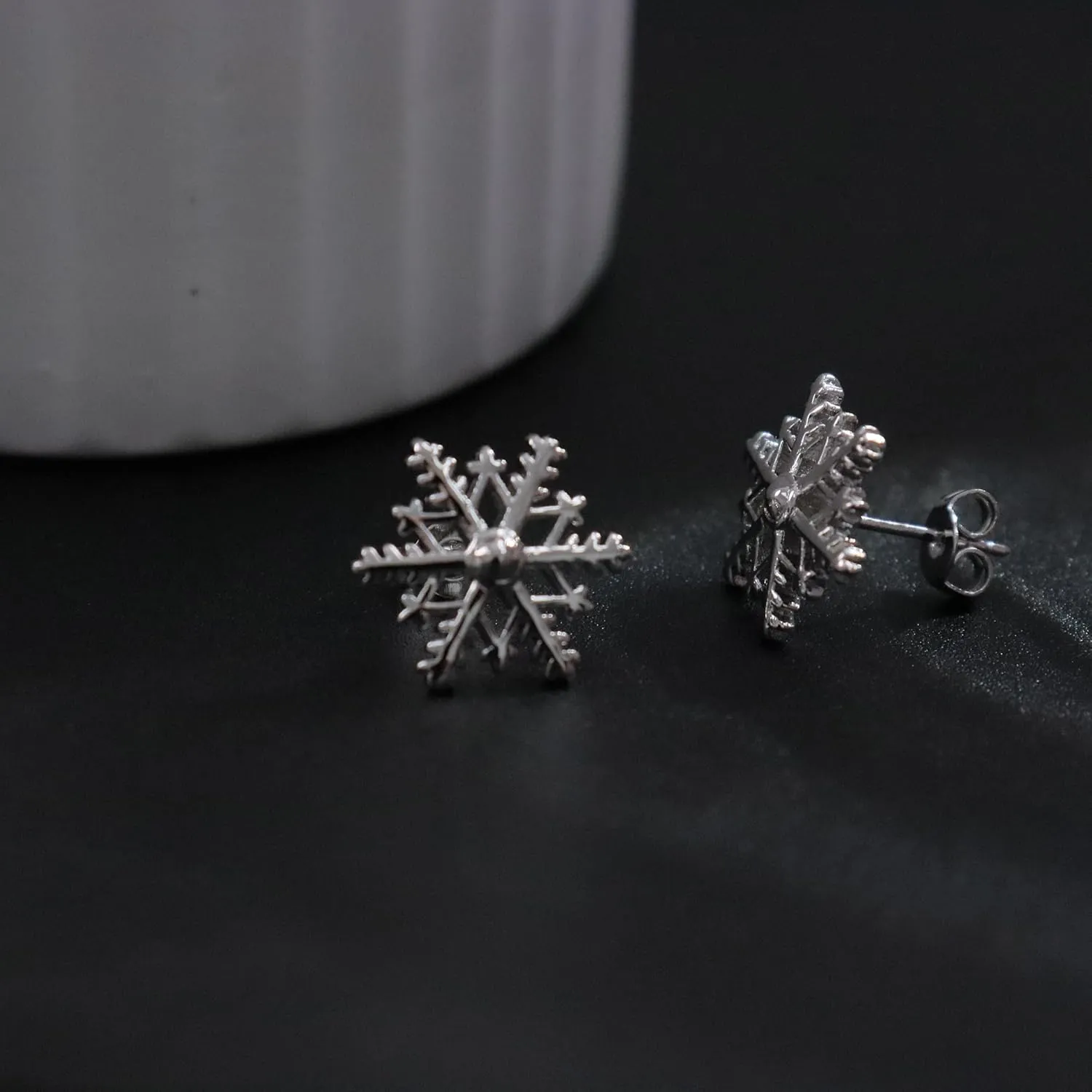 ToHeart Snowflake Earrings for Womens Minimalist Silver Snowflake Earrings Dangle for Womens