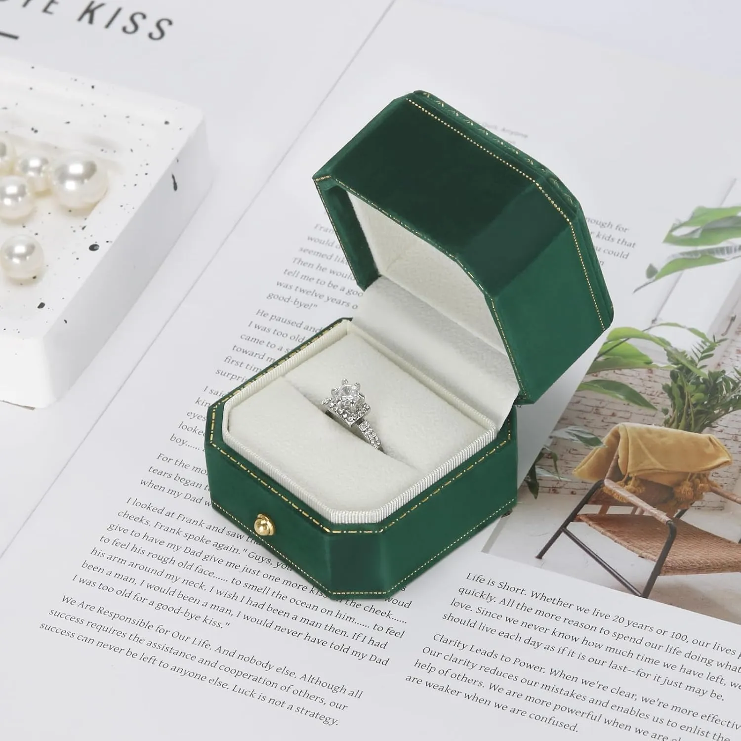 Velvet Wedding Ring Gift Box, Small Jewelry Ring Earring Studs Display Holder Case for Wedding Day Proposal Engagement Anniversary for Women Girl (Green)