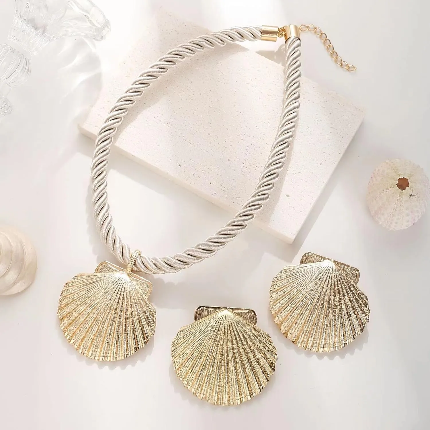 Women Seashell Charm Beach Jewelry Sets Shells/Suns/Star/Flowers/Snails Necklace 2024 Ocean Vacation Beach Retro Fashion Earrings Necklace Summer Women Gift
